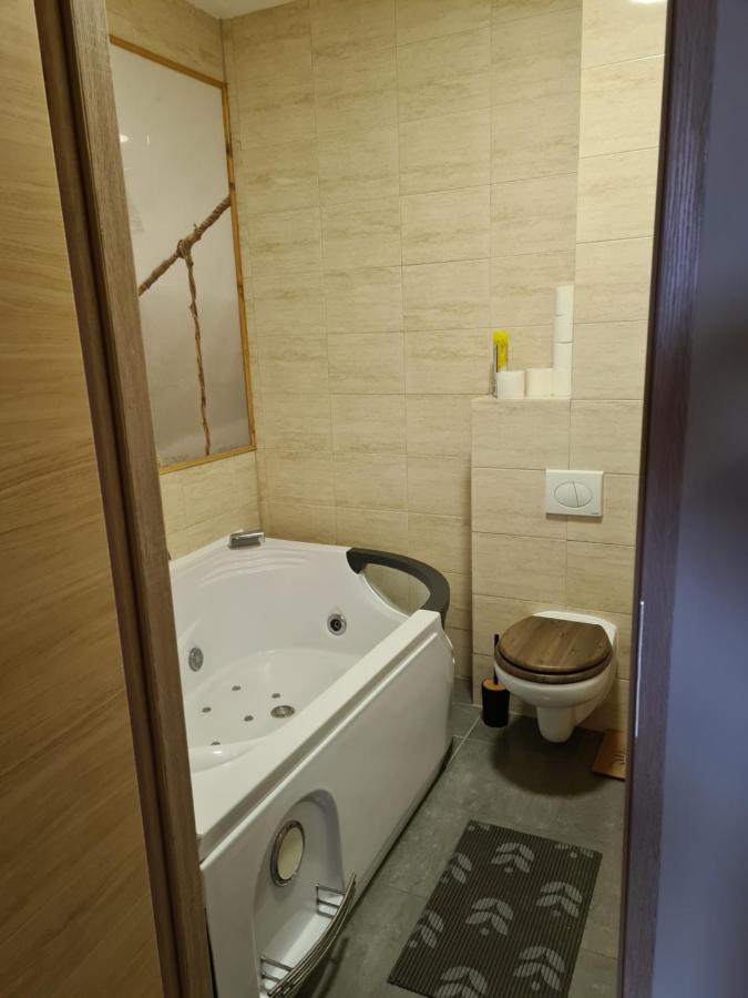 Yakuzza Apartments Гіжицько Екстер'єр фото